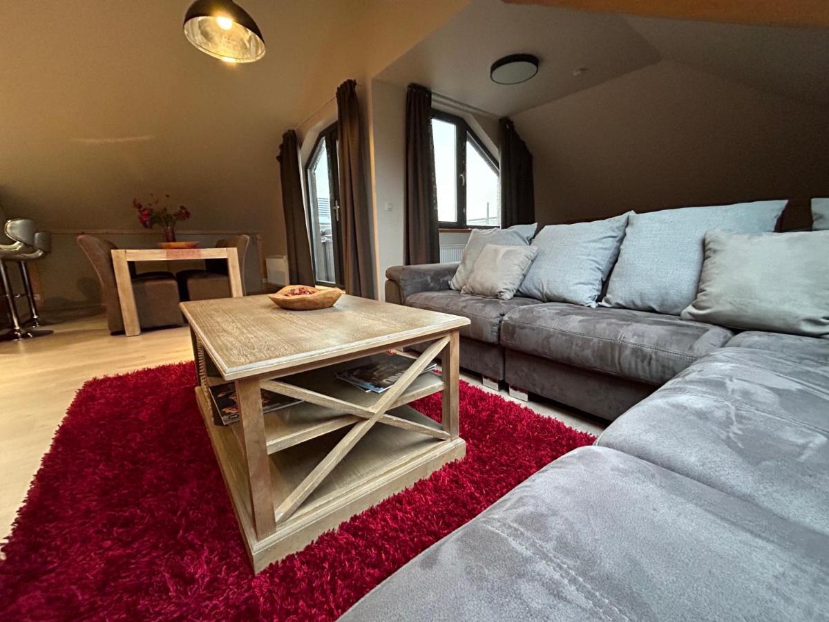 Race & Rooms Appartment Stavelot Bagian luar foto